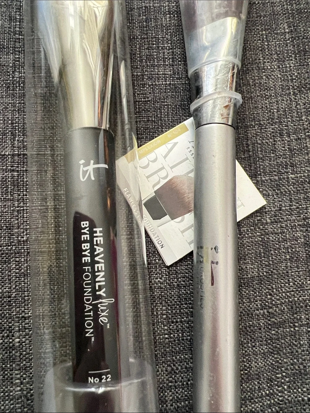 It cosmetics brushes